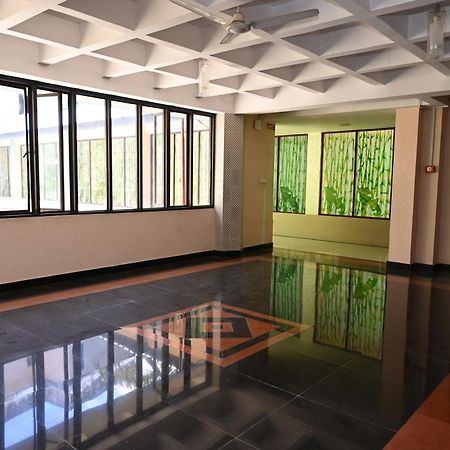 Blue Sea Hotel Порт Блеър Екстериор снимка
