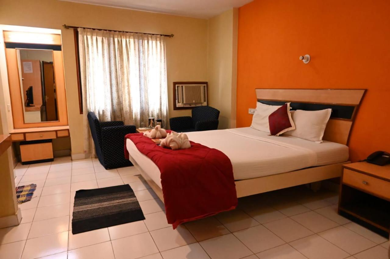 Blue Sea Hotel Порт Блеър Екстериор снимка