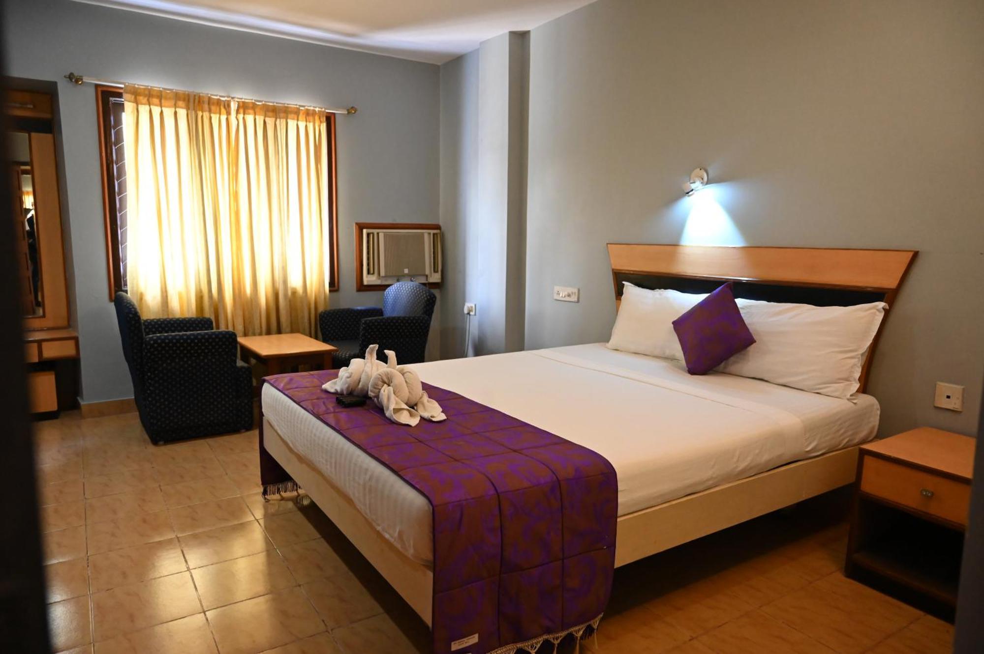 Blue Sea Hotel Порт Блеър Екстериор снимка